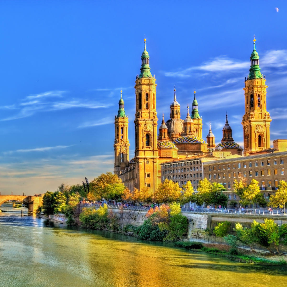 Basilica-of-Our-Lady-of-the-Pillar-in-Zaragoza