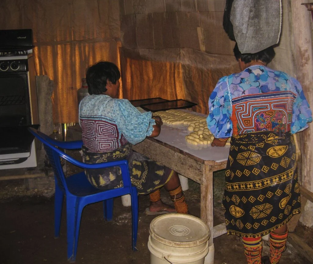 Local people cooking bread on the islands of San Blas