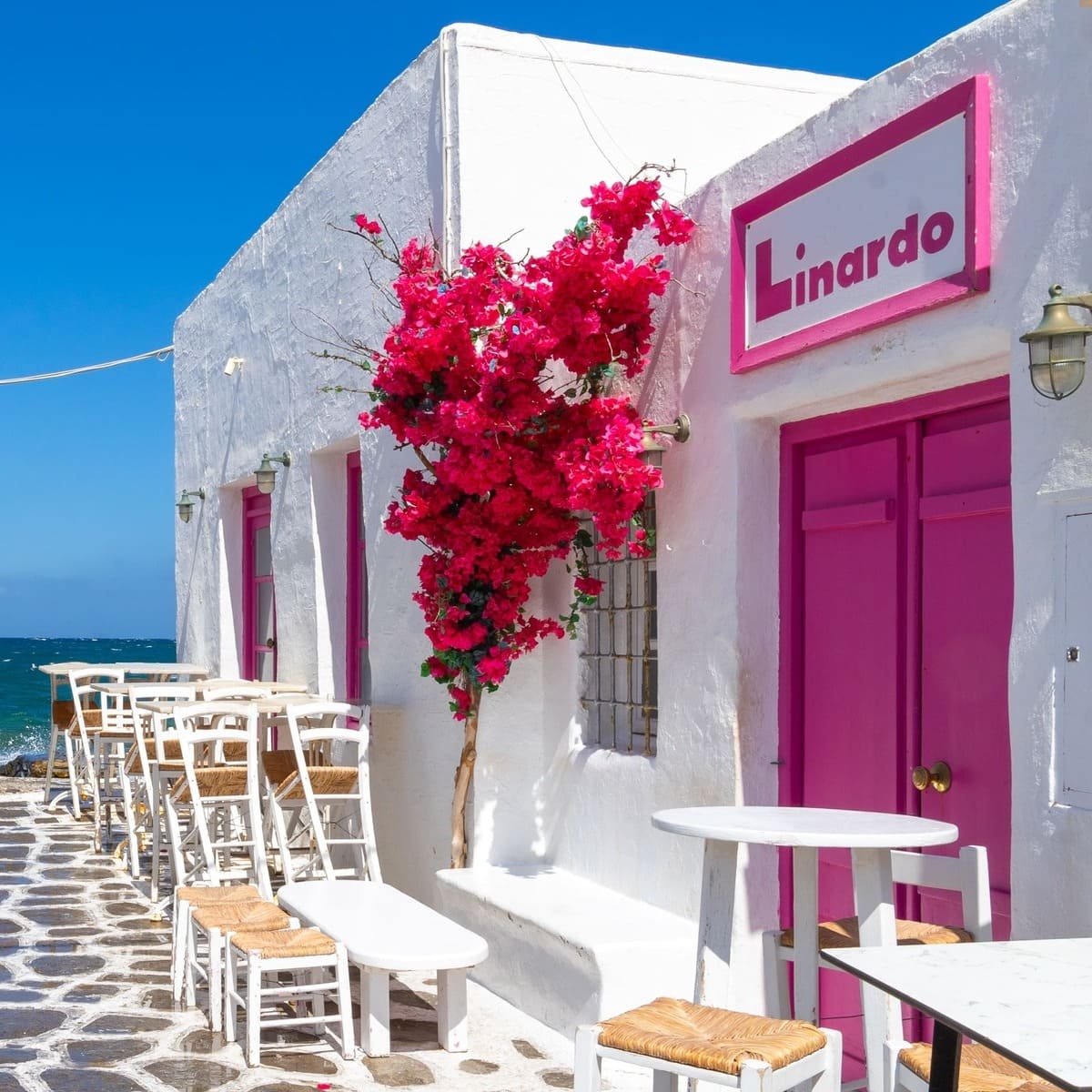 Linardo Cafe In Naoussa, Paros